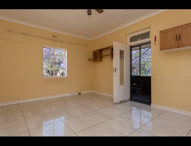 3 BEDROOM APARTMENT FOR SALE IN TURFFONTEIN